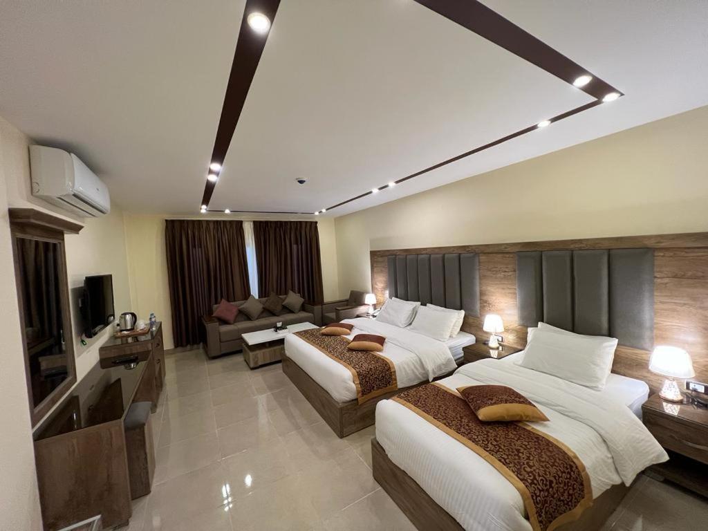 Shaqilath Hotel Wadi Musa Exterior photo
