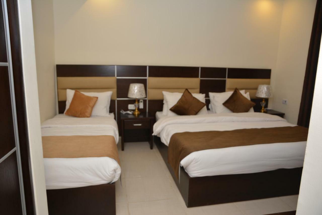 Shaqilath Hotel Wadi Musa Exterior photo